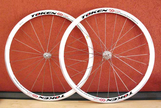 WHITE ALLOY CLINCHER WHEELSET (image for) WHITE ALLOY CLINCHER WHEELSET
